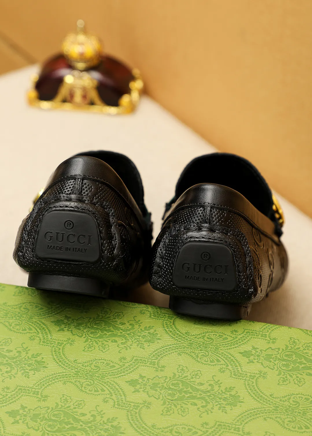 Men's shoes 💰380 💐 Product trademark: GUCCI "Gucci" Doudou shoes Regular size: 38-44 (45.46.47🉑️Customized) Product materials: Selected imported first-layer calfskin embossed upper + luxury hardware buckle, imported pig leather lining. Strong three-dimensional visual effect, original outsole color: 1⃣️color optional